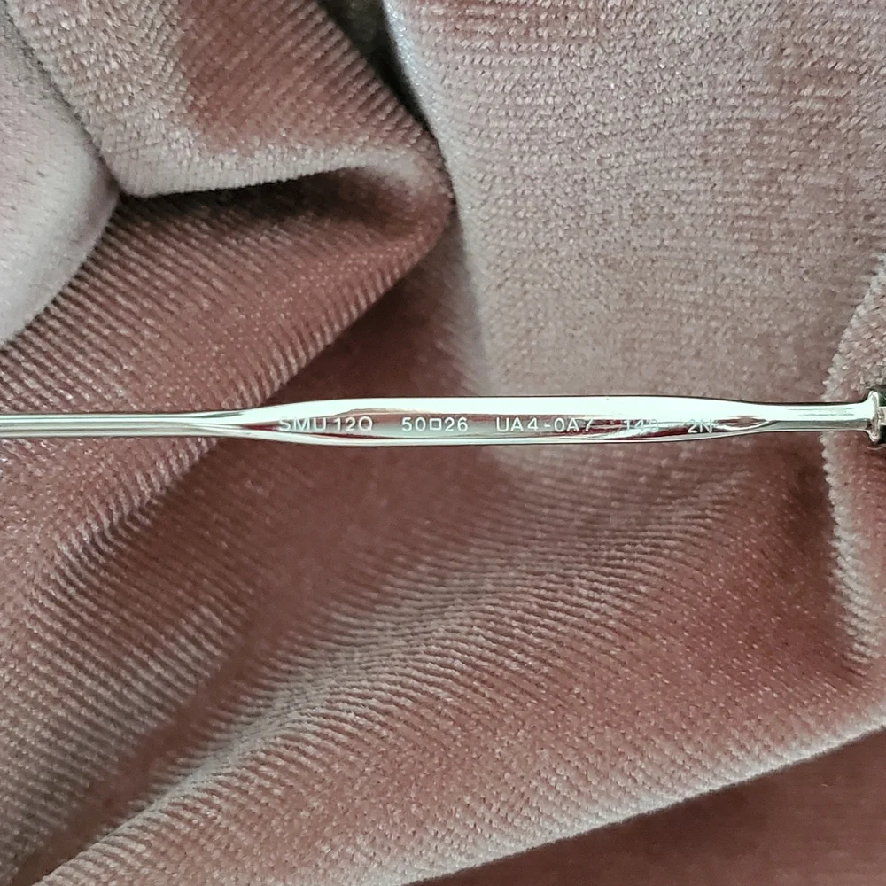 Glass - Picture 4 of 11